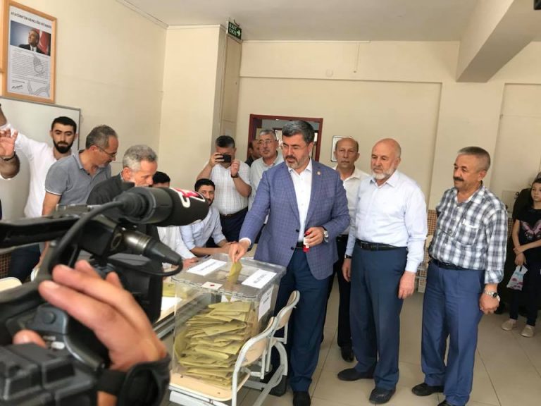 36223219_1766469850104045_1559729468170305536_n_1766469840104046