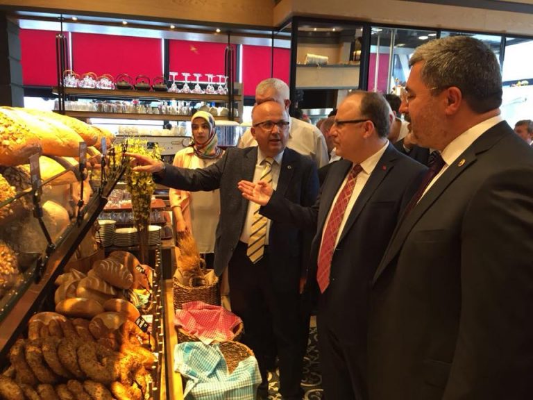 37390692_1808098345941195_4116179253555363840_n_1808098335941196