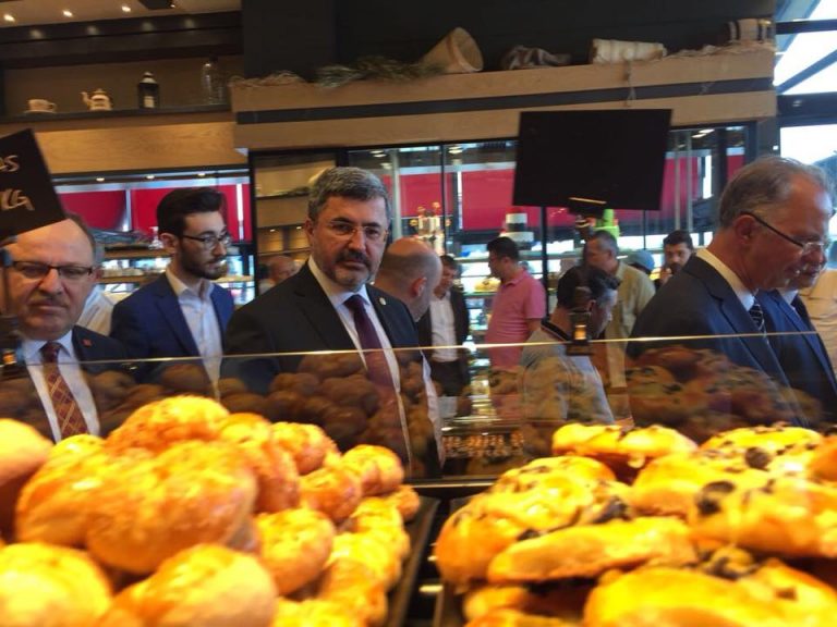 37592974_1808098365941193_7651141215965937664_n_1808098352607861