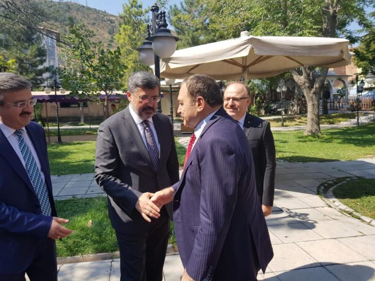 39887124_1864427950308234_8303448887398498304_n_1864427940308235