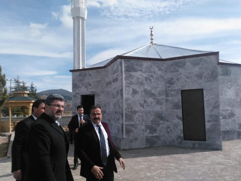 53031578_2133923880025305_5065848272761913344_n_2133923876691972