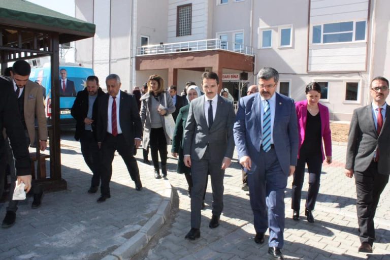 53280697_2142324262518600_8289066583817453568_n_2142324255851934