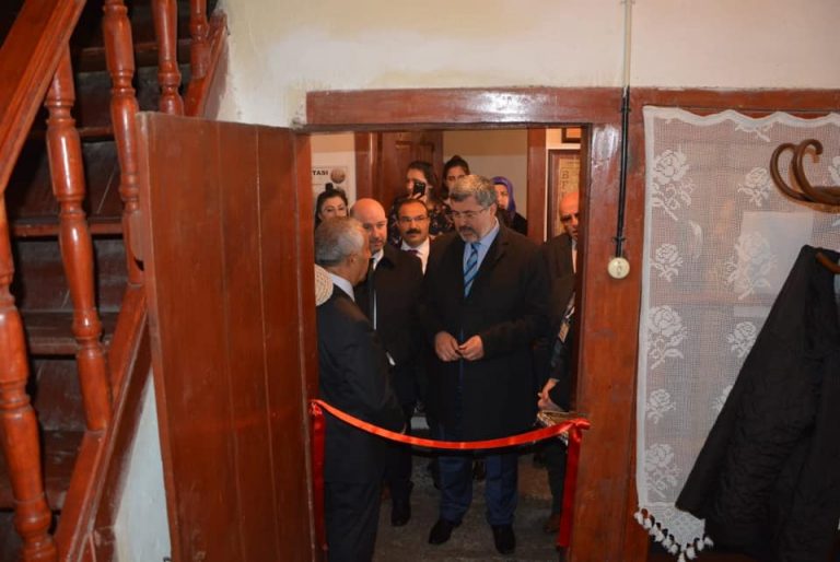 53405281_2142528359164857_4854052822531964928_n_2142528352498191