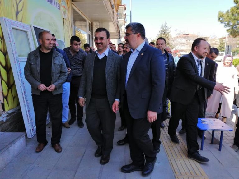 54433332_2162868457130847_1624007085433815040_n_2162868447130848