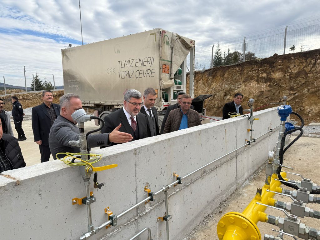 Özkaya Sahada, Halkla Buluşuyor